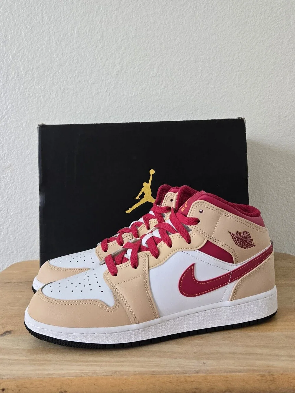 Air Jordan 1 Mid GS Light Curry‎ Cardinal Res size 7Y Women size 8.5 554725-201
